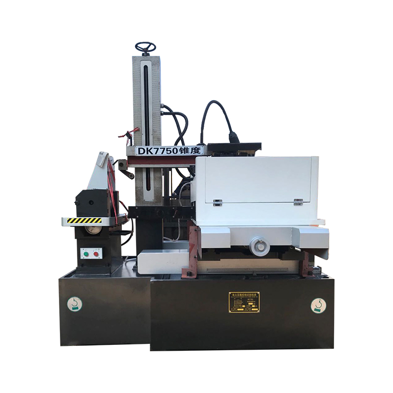 DK7750 ± 30 ° AZ MÓR MÍNE CNC CNC EDM Meaisín Gearrtha Sreang Ardluais EDM